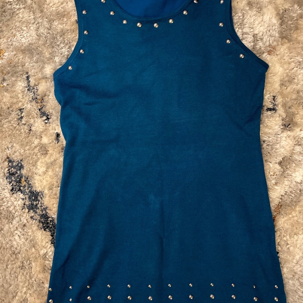 Studded top size M